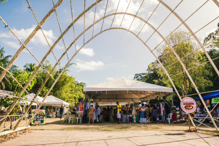 Salvador recebe bazar com shows, oficinas, roupas, acessórios e peças a partir de R$ 3