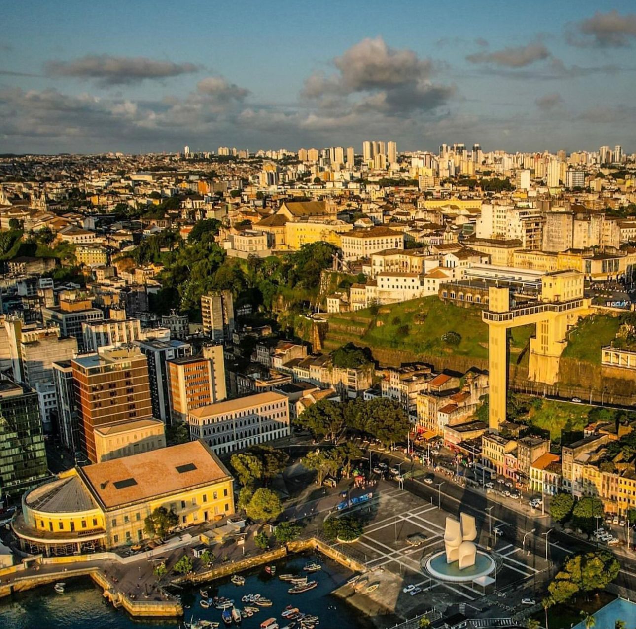 Salvador é apontada como 3º destino favorito entre turistas estrangeiros que visitam o Brasil em 2024