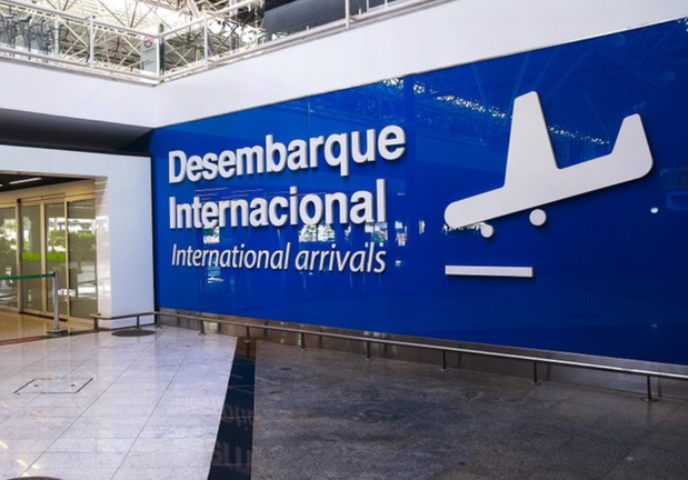 Sem adiamento de exigência de vistos, turistas com destino ao Brasil podem começar a ser barrados; entenda