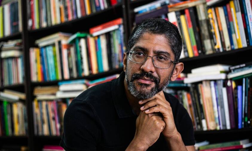Jeferson Tenório, autor de “O Avesso da Pele”, participa da Bienal do Livro Bahia e fala sobre censura de textos literários