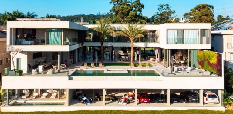 Casa de R$ 150 milhões pode ser uma das mais caras já vendidas na grande São Paulo; veja fotos