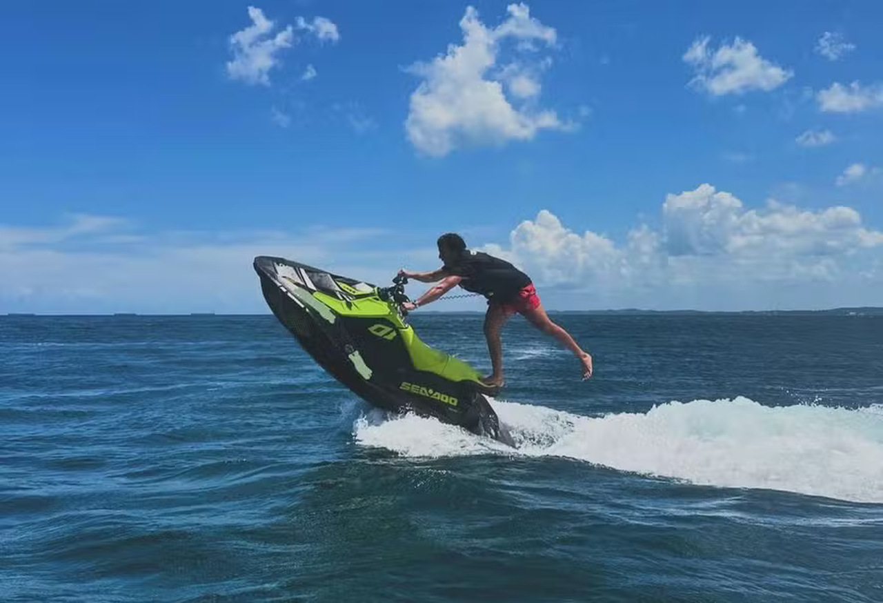 Filho de Ivete Sangalo, Marcelo Cady publica foto em jet ski