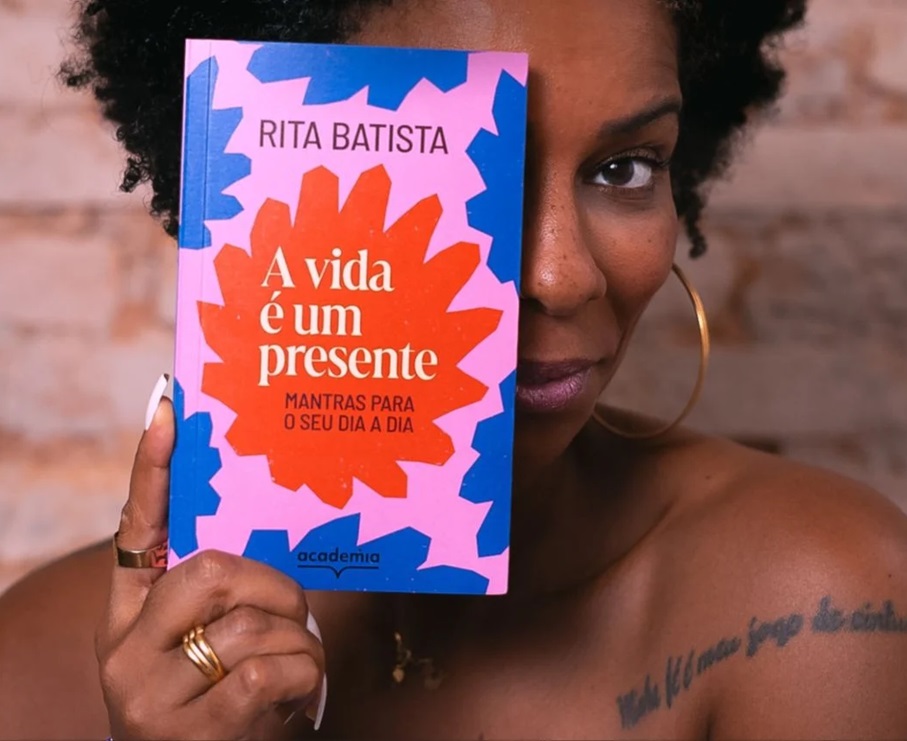 Rita Batista lança o livro ‘A Vida é um Presente: Mantras Para o Seu Dia a Dia’ na Bienal da Bahia