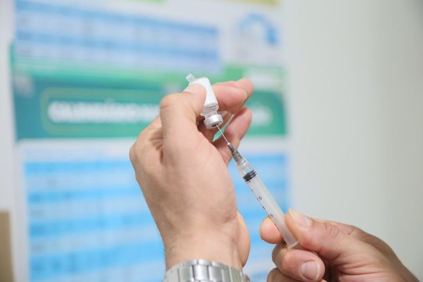 Saúde amplia faixa etária para vacinação contra a dengue para até 16 anos