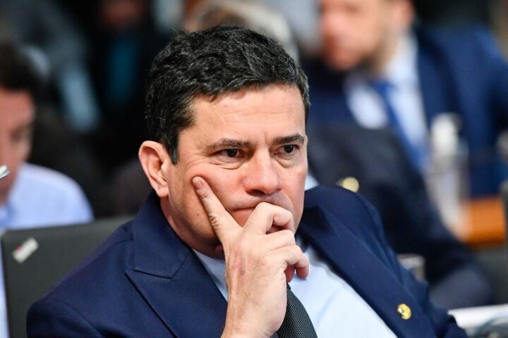Desembargador pede vista e julgamento que pode cassar mandato de Sérgio Moro é adiado