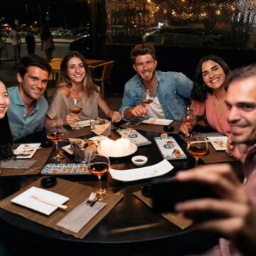 Jantar com estranhos: app que promove encontros entre desconhecidos chega a Salvador