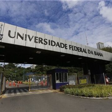 Professores da Ufba convocam ato em defesa da universidade pública