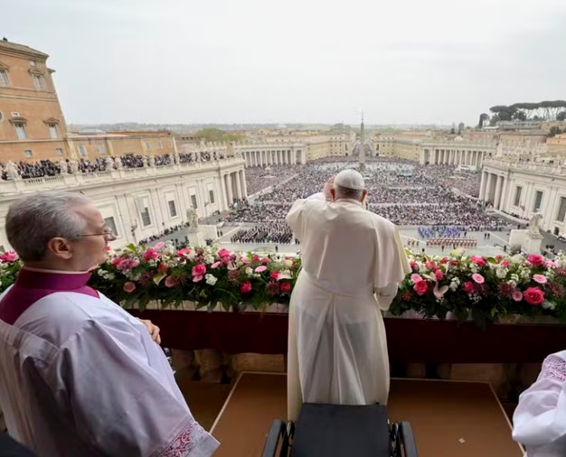 Vaticano classifica mudança de gênero e aborto como violações graves à dignidade humana