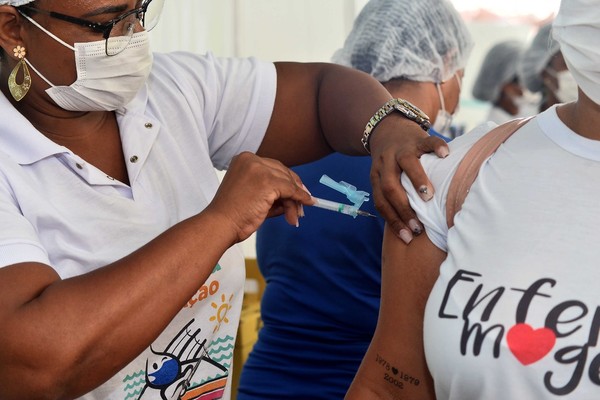Vacina contra gripe será ofertada em mais de 60 locais em Salvador neste sábado (13); confira lista