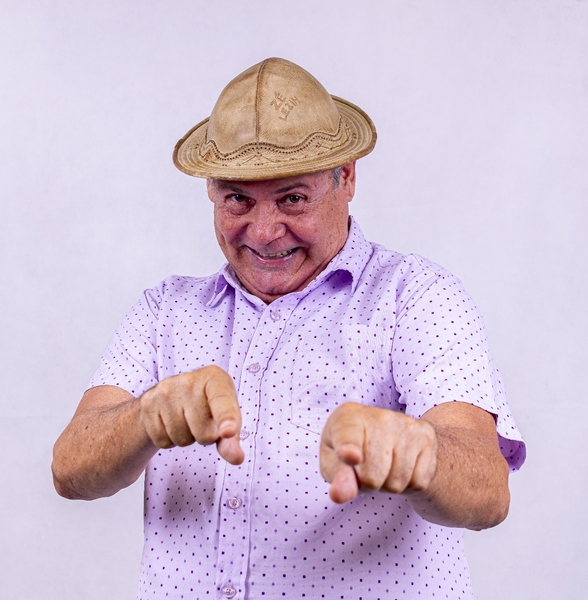 Humorista Zé Lezin comemora 40 anos de carreira com novo espetáculo em Salvador em maio