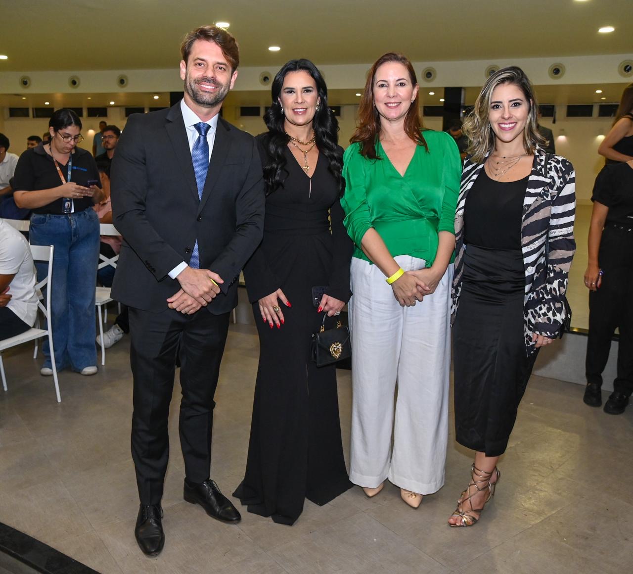 Gustavo Checcucci, Mariana Souza, Daniela Borges e Lorena Peixoto
