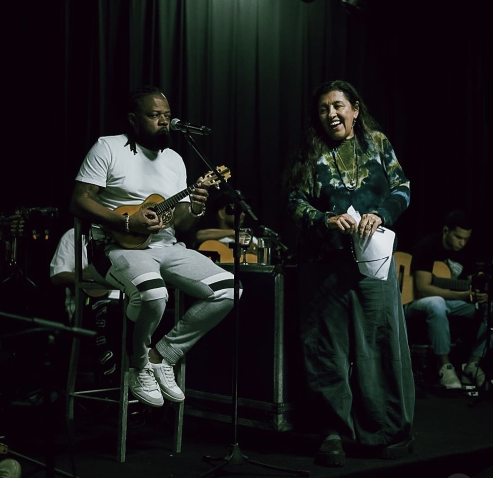 Já em Salvador, Regina Casé revela bastidores de turnê ‘Xande Canta Caetano’