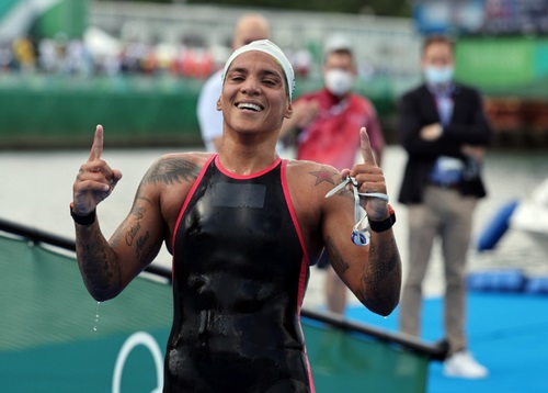 Baiana Ana Marcela Cunha vence etapa da Copa do Mundo de águas abertas