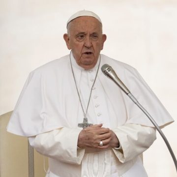 Papa Francisco pede desculpas por linguagem homofóbica utilizada em reunião com bispos italianos