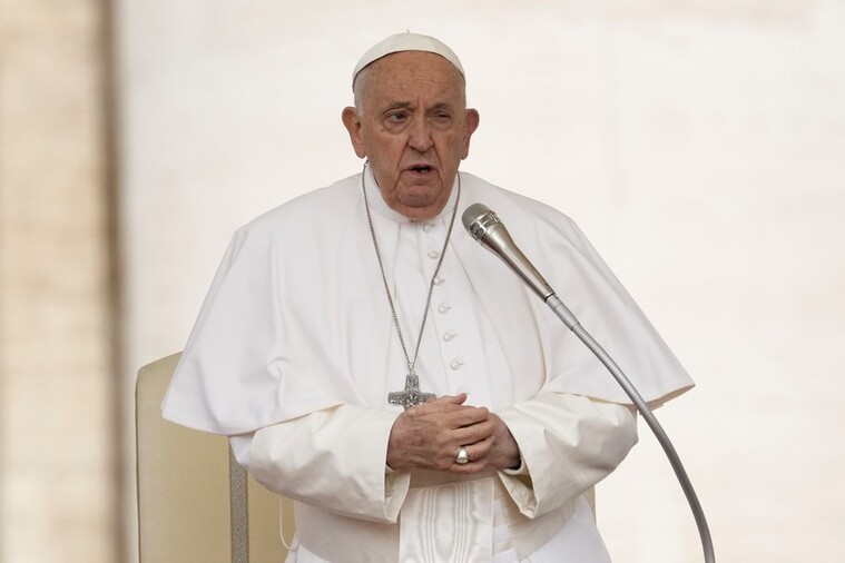 Papa Francisco pede desculpas por linguagem homofóbica utilizada em reunião com bispos italianos