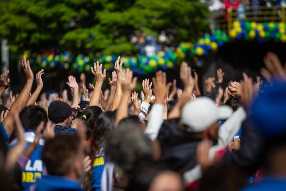 Marcha para Jesus reúne milhares de fiéis na região da Luz, em SP