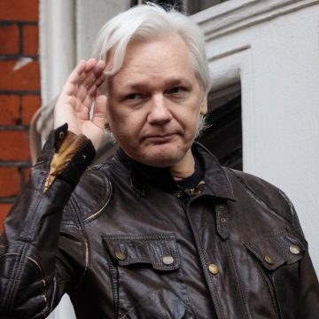 Justiça britânica autoriza Julian Assange a apresentar recurso contra extradição para os EUA
