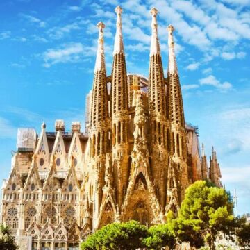 Cartão-postal de Barcelona, Basílica da Sagrada Família ganha data para ser concluída