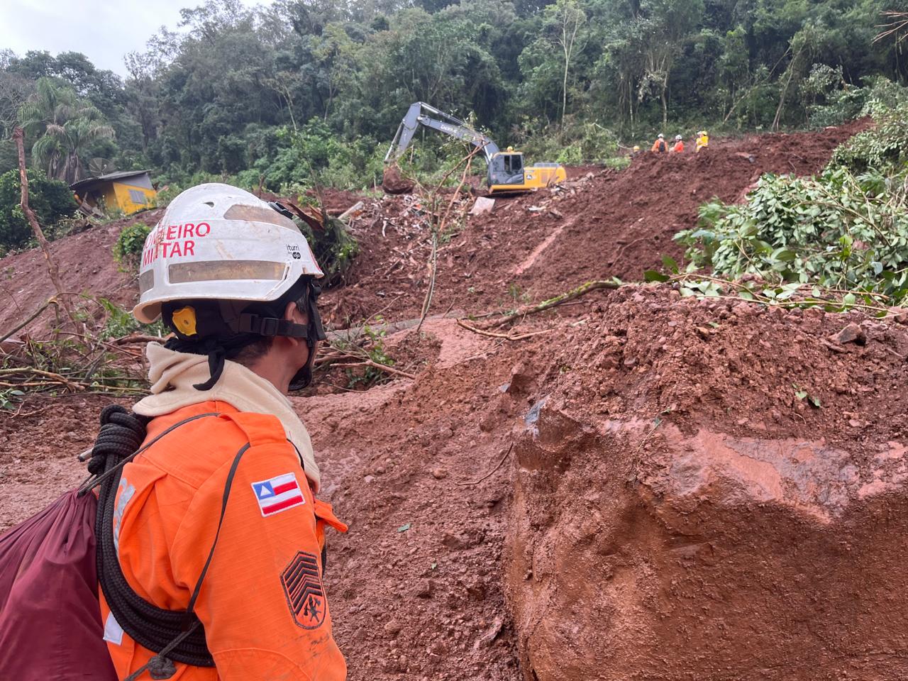 ‘A situação está bem delicada’, relata bombeiro da Bahia sobre resgate no Rio Grande do Sul