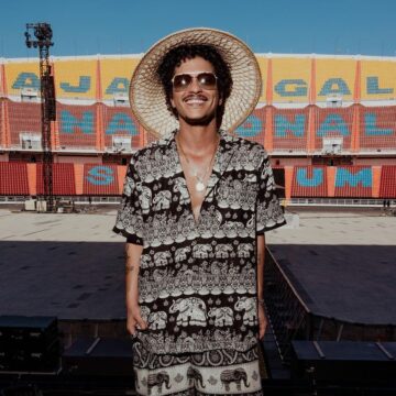 Bruno Mars se declara para o Brasil: ‘É muito fácil se apaixonar’