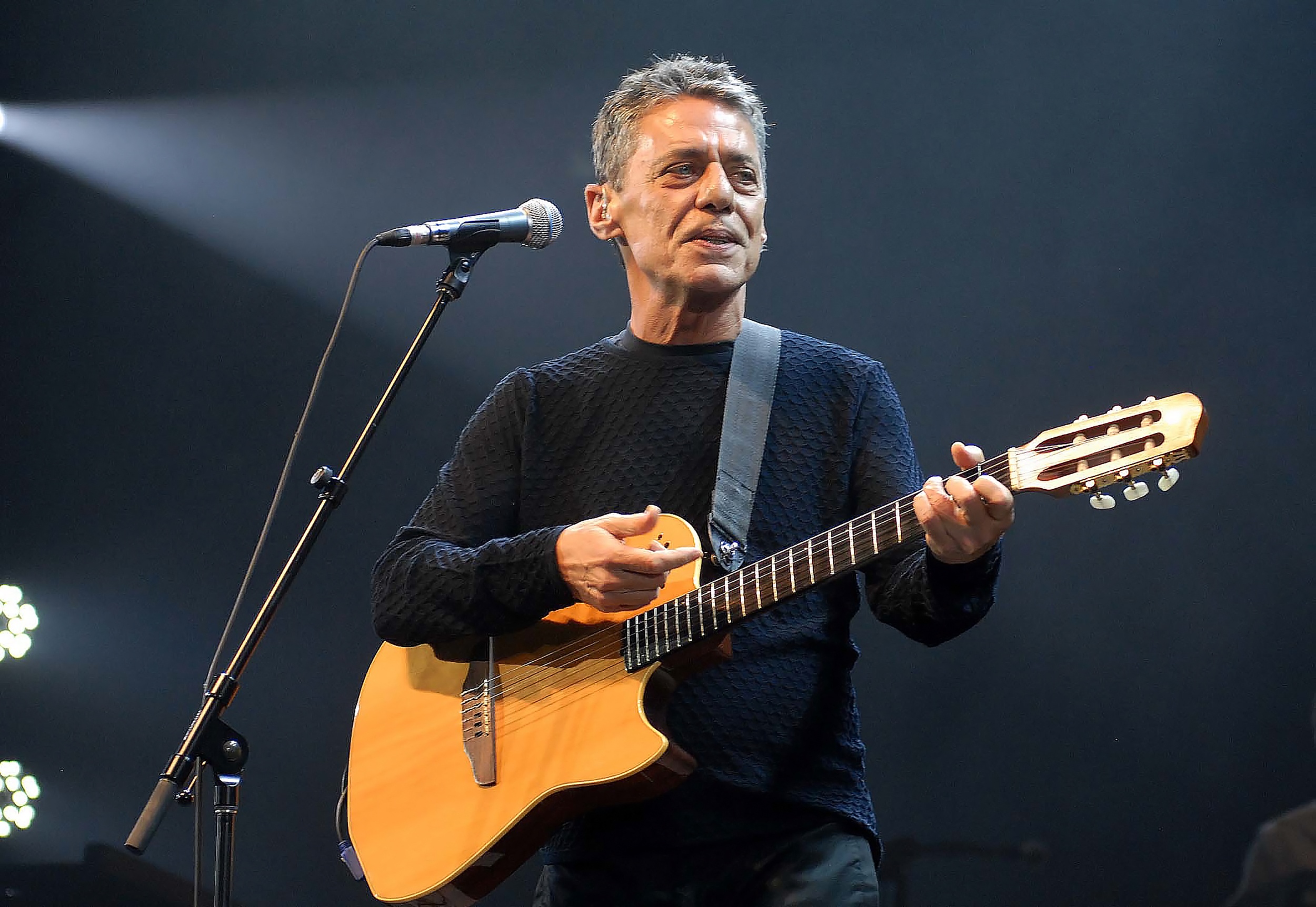 CRM se pronuncia após medico ser acusado de ameaçar Chico Buarque