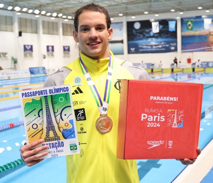 Nadador baiano Guilherme Caribé garante participação nos Jogos Olímpicos de Paris