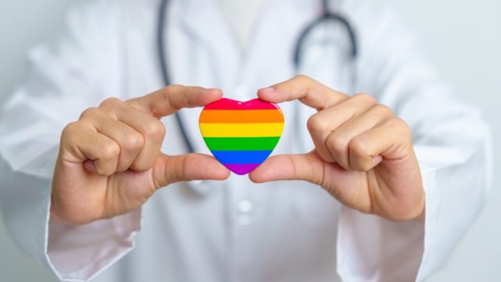 Governo muda classificação de gênero para ampliar acesso de pessoas trans aos tratamentos oferecidos pelo SUS