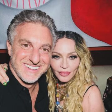 Luciano Huck posa com Madonna após show e elogia artista: “Ajudou a curar um país dividido”