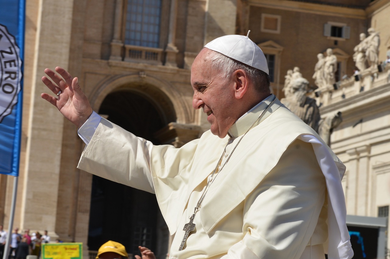 Papa Francisco se solidariza em ligação a arcebispo de Porto Alegre