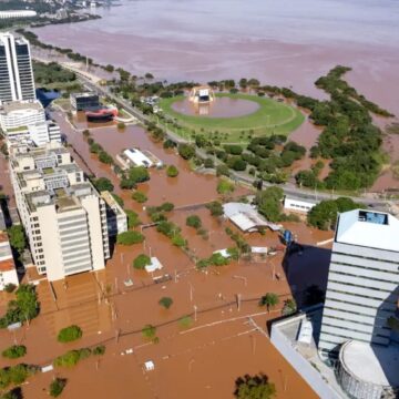Mortes causadas por chuvas no RS chegam a 100; há 128 desaparecidos e 372 feridos