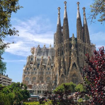 Catedral da Sagrada Família, na Espanha, será concluída após 144 anos