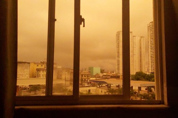Fenômeno raro deixa céu amarelado em Salvador nesta sexta-feira (10)
