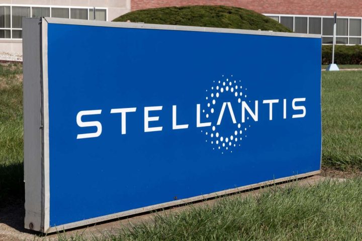 Stellantis anuncia investimento de R$14 bilhões em polo brasileiro