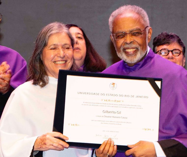 Gilberto Gil recebe título de ‘doutor honoris causa’ no Rio de Janeiro e se emociona durante cerimônia. Veja fotos