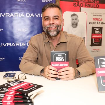 Pedro Tourinho ganha Prêmio Jabuti pelo livro ‘Ensaio sobre o cancelamento’ Pedro Tourinho ganha Prêmio Jabuti pelo livro ‘Ensaio sobre o cancelamento’