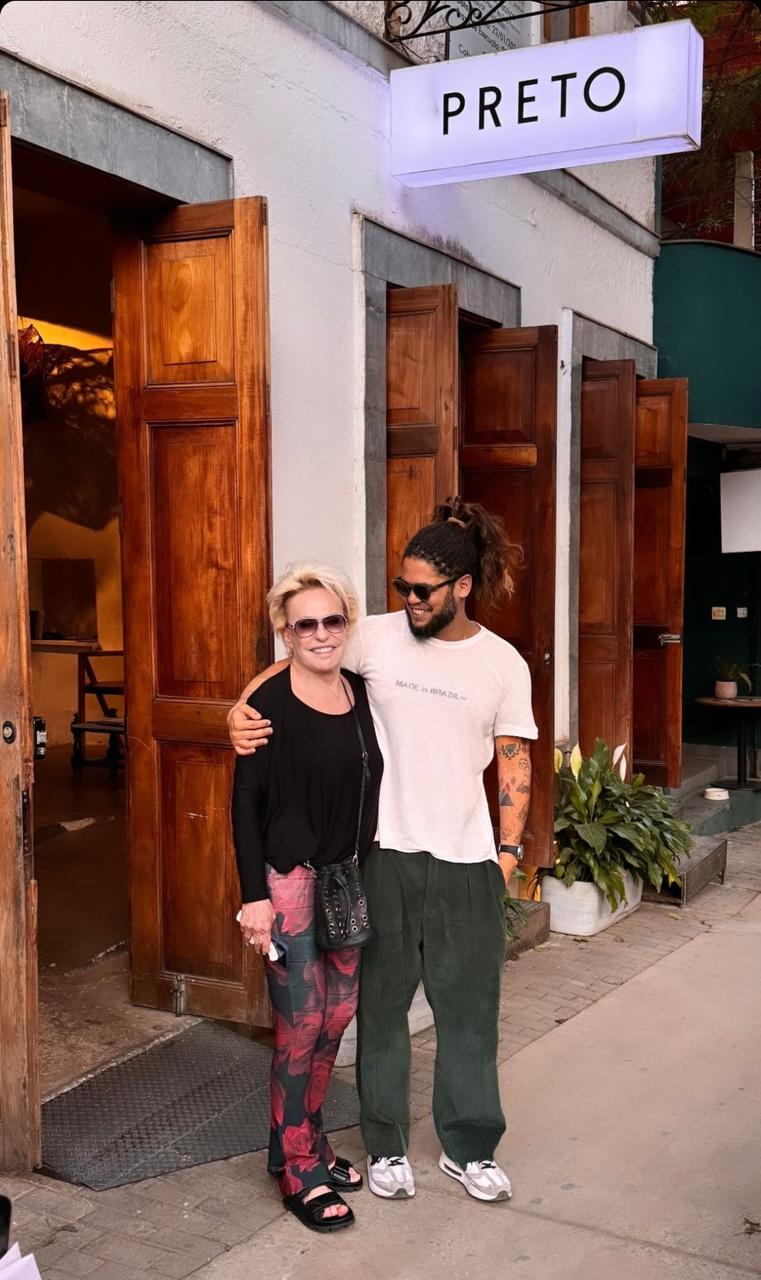 Ana Maria Braga visita restaurante de chef baiano em São Paulo