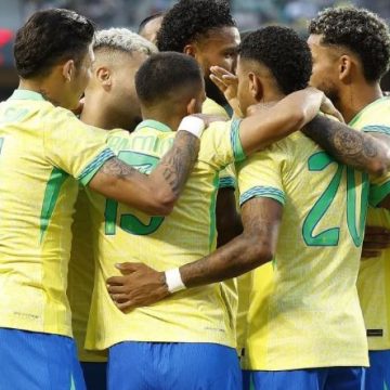 Brasil sobe uma posição no ranking da Fifa; Saiba quem são os 10 melhores
