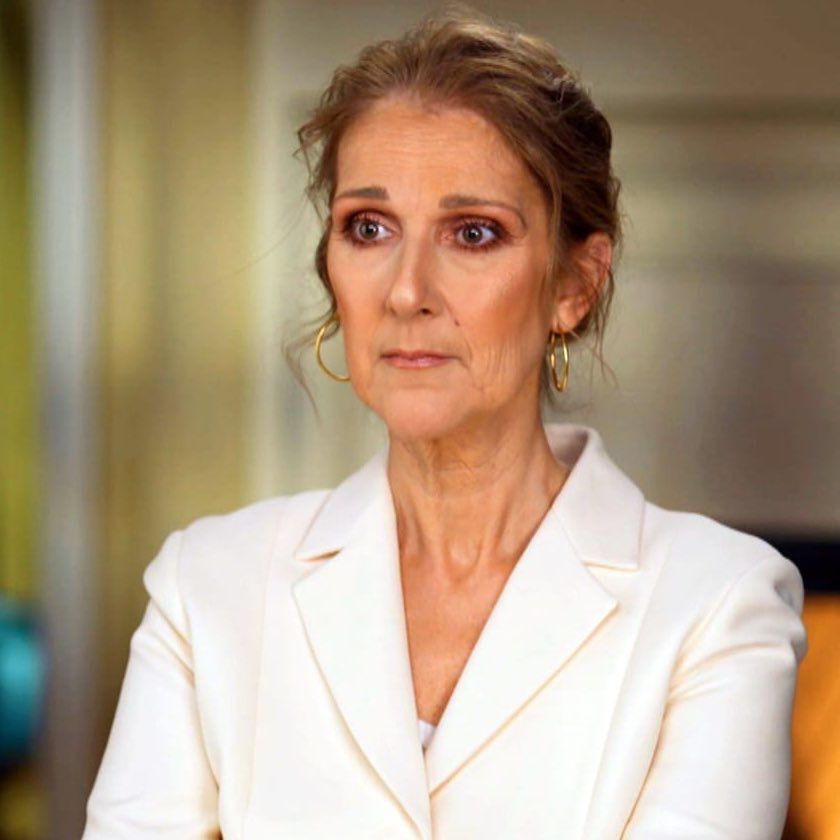 Com doença neurológica, Céline Dion diz estar determinada a retornar aos palcos: ‘mesmo que me comunique com as mãos’