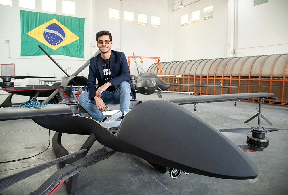 Autodidata baiano de 23 anos cria maior drone agrícola de pulverização do mundo