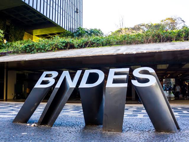 BNDES firma acordo de R$9,1 bi com bancos asiáticos para investimentos sustentáveis no Brasil
