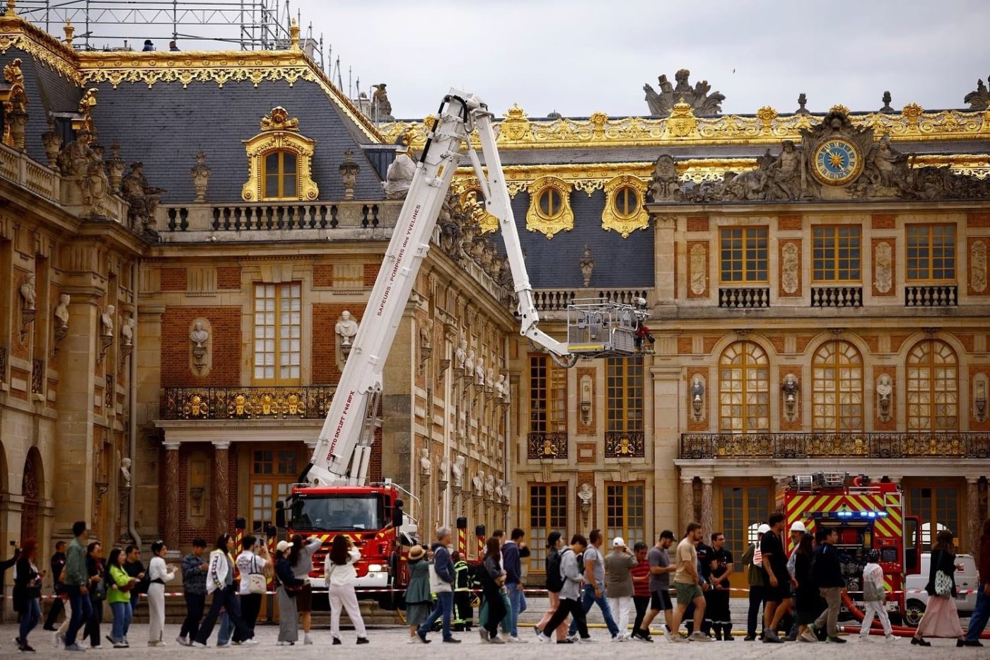 Incêndio atinge Palácio de Versalhes