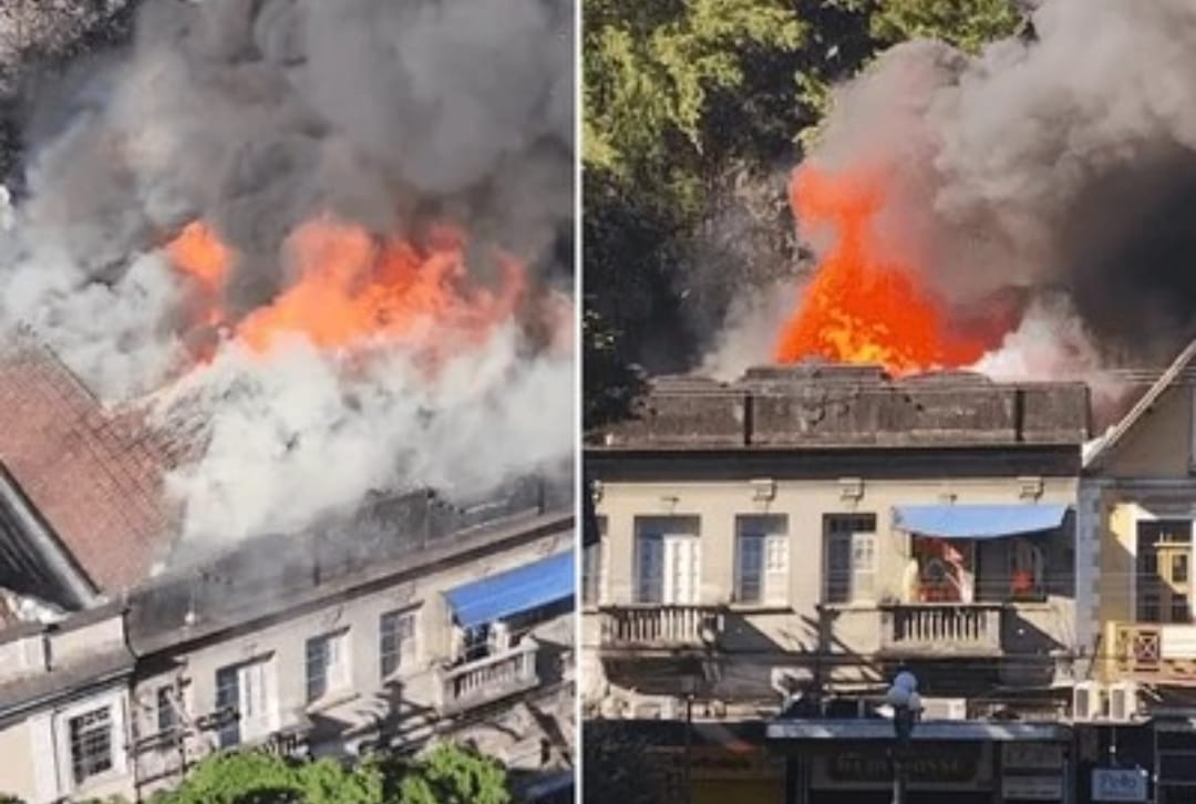 Casario histórico pega fogo em Petrópolis