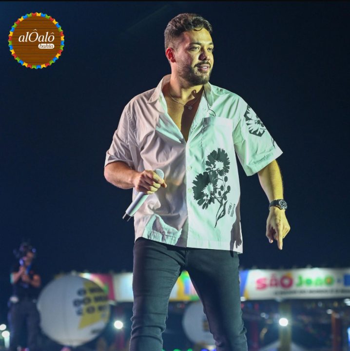 Wesley Safadão exalta a Bahia e comanda show repleto de hits no Parque de Exposições