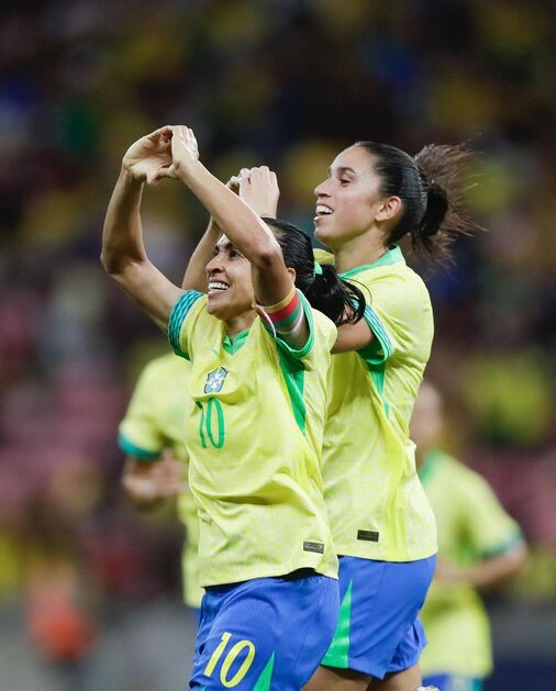 Seleção brasileira feminina avança no ranking da Fifa