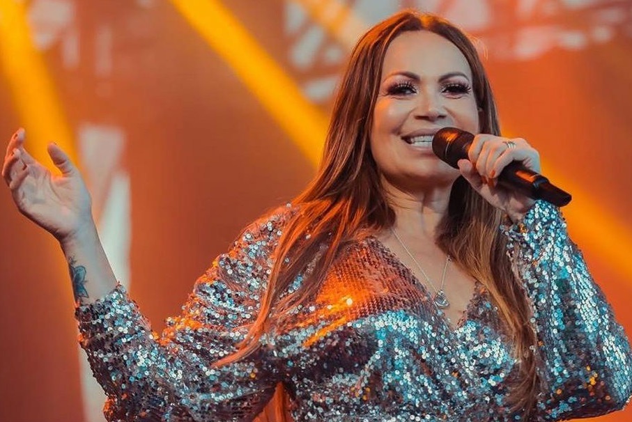 Sem filtro! Solange Almeida surge sem maquiagem e ganha elogios: ‘Só verdade’