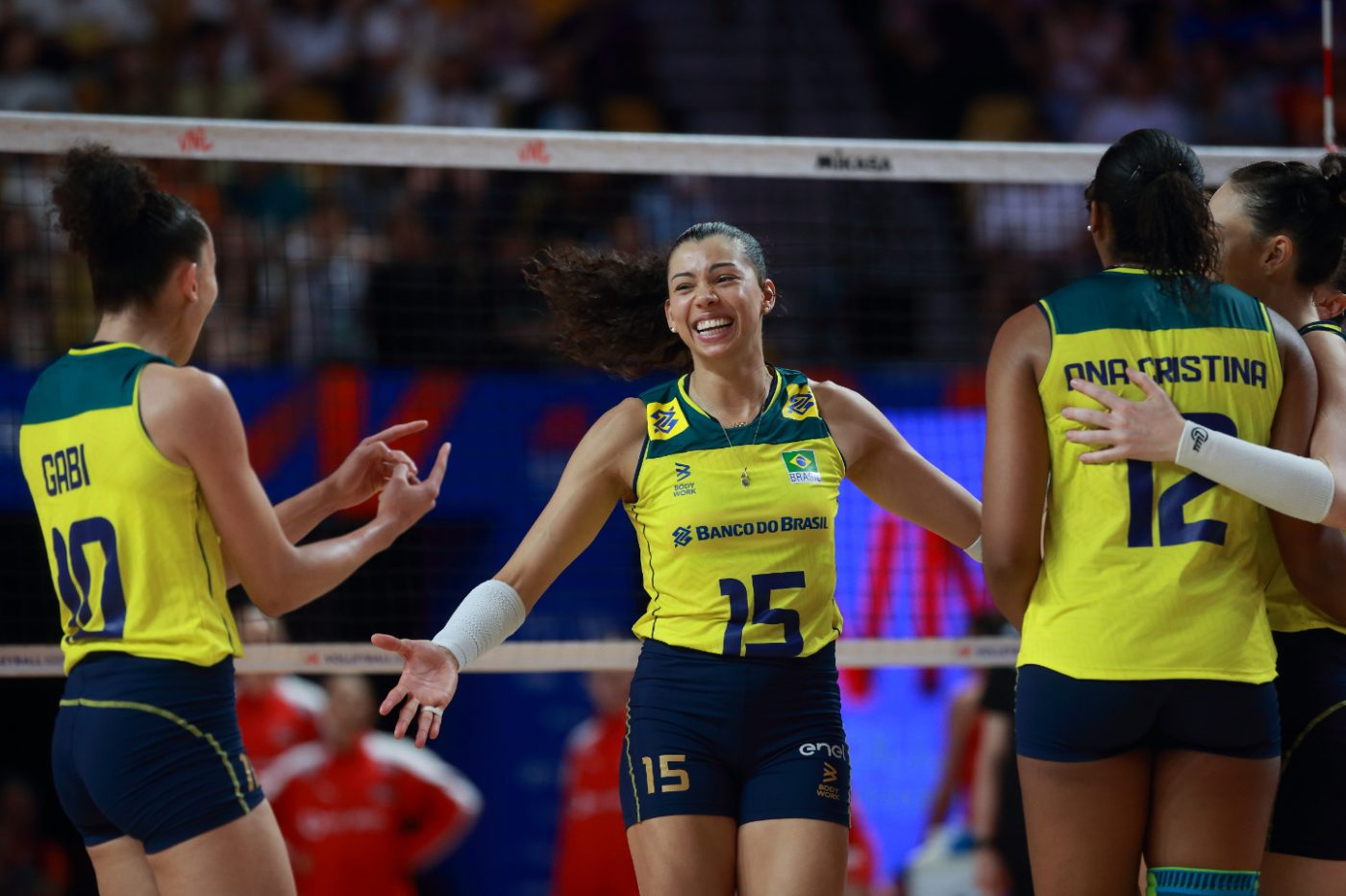 Brasil bate Tailândia e vai às semifinais da Liga das Nações de Vôlei