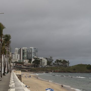 Julho chega com nebulosidade e chuvas em Salvador; confira previsão para a semana