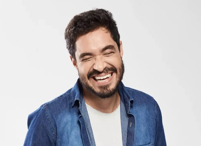 Humorista Diogo Almeida apresenta espetáculo em homenagem aos professores em Salvador