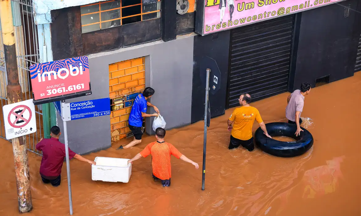 Rio Grande do Sul tem 616 mil pessoas fora de casa por enchentes