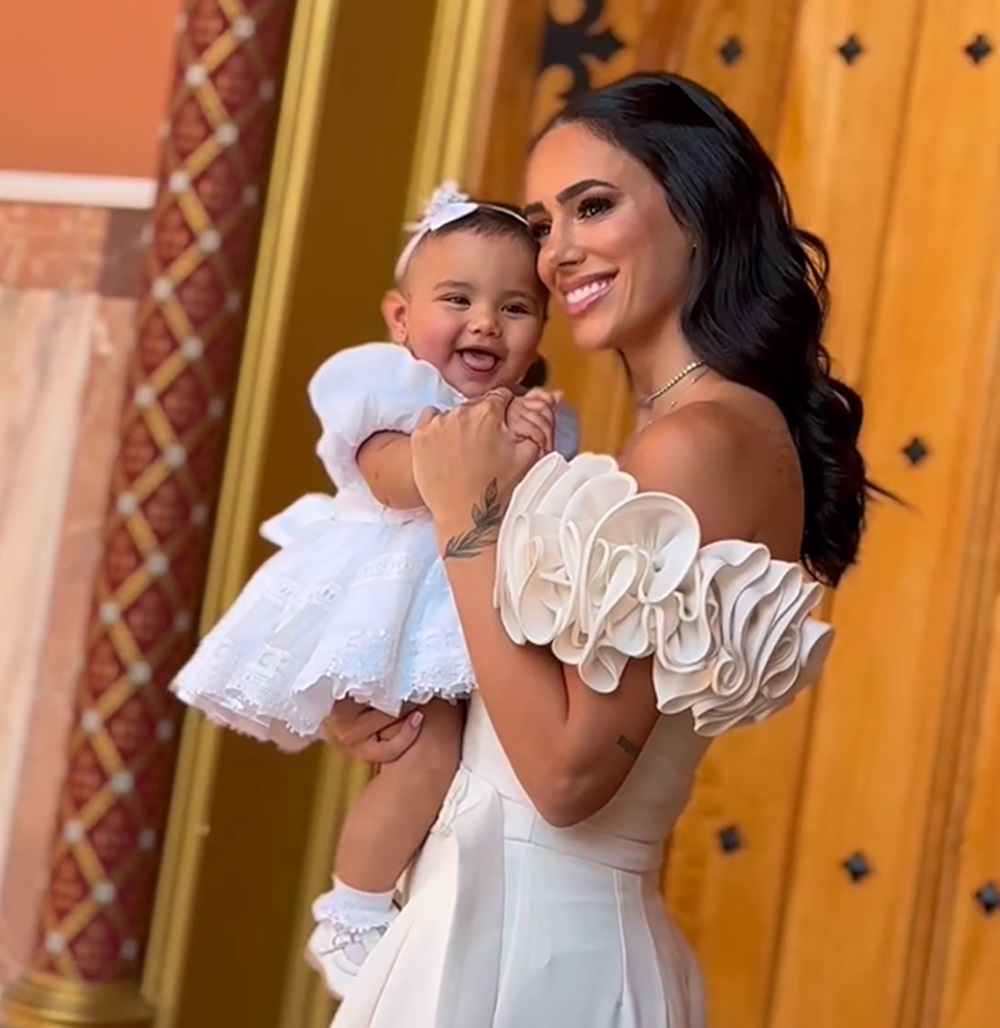 Mavie, filha de Neymar e Bruna Biancardi, é batizada em São Paulo